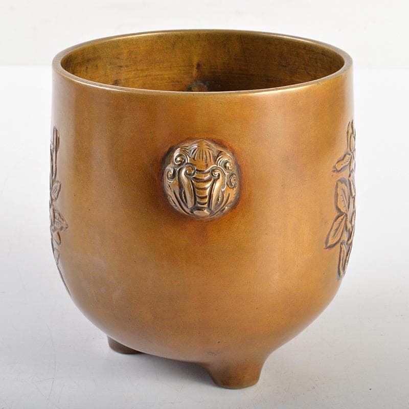 金屋五郎三郎 　宣徳銅　双耳花文　三足火入　共箱　F　R7007