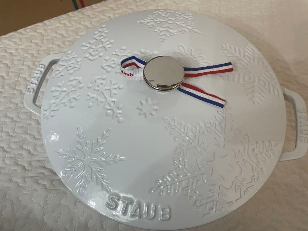 〈新品〉ストウブ　スノークリスタル　ココット　ホワイト