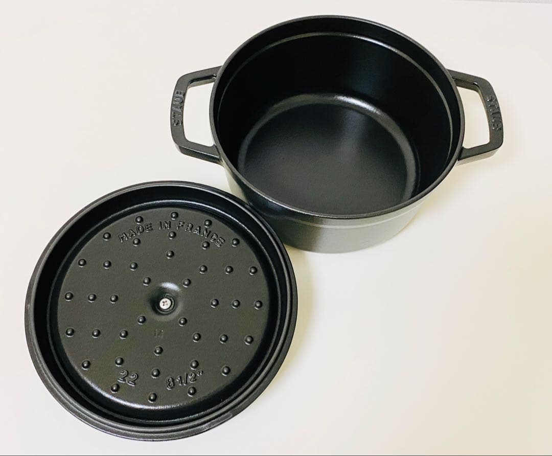 ストウブ STAUB ピコ ココット ラウンド 22cm 黒