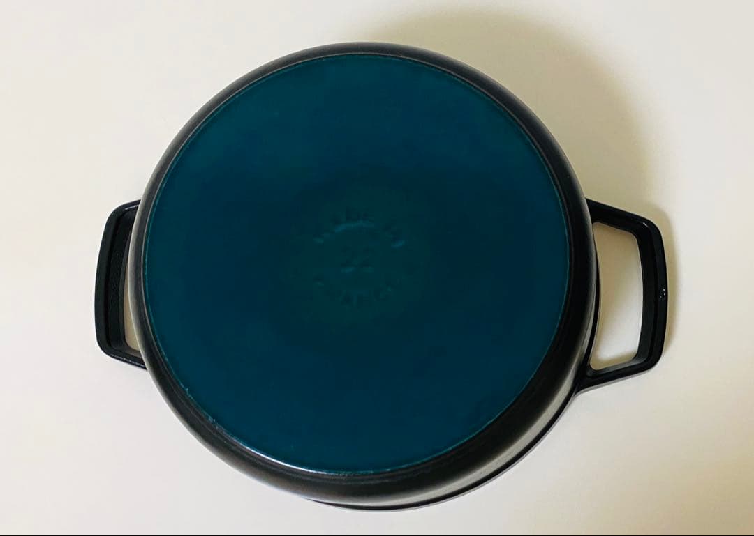 ストウブ STAUB ピコ ココット ラウンド 22cm 黒