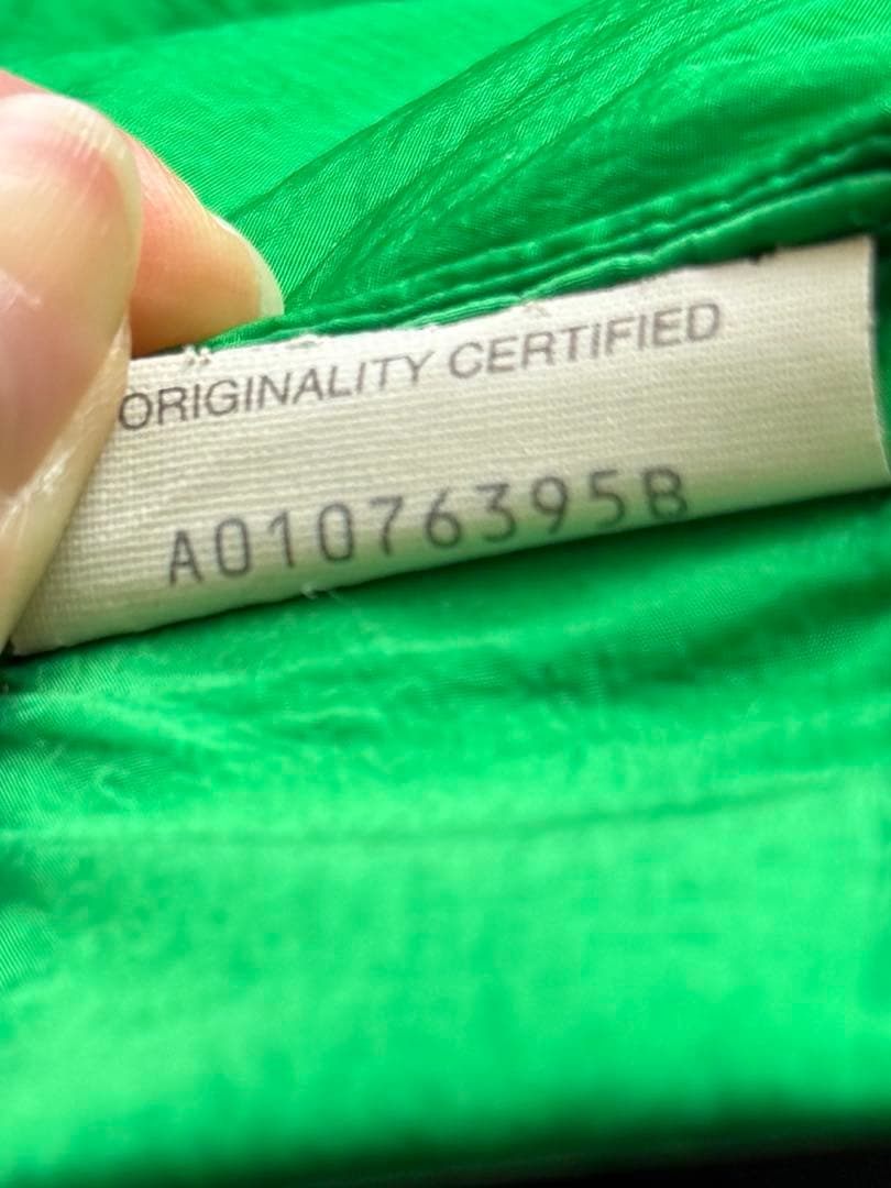 BOTTEGA VENETA スモール パデッド テック カセット