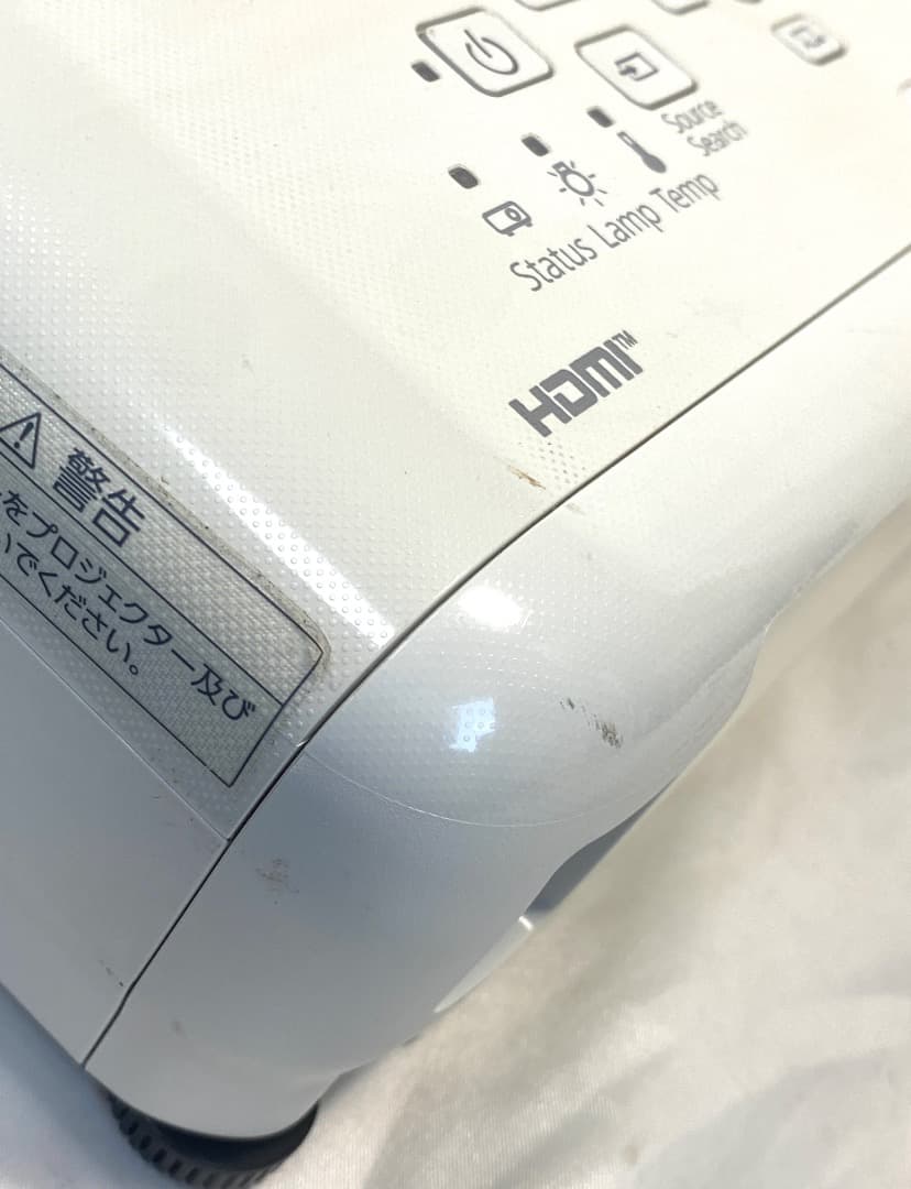 み*い様 EPSON エプソン EB-E01 プロジェクター 本体 ランプ点灯時