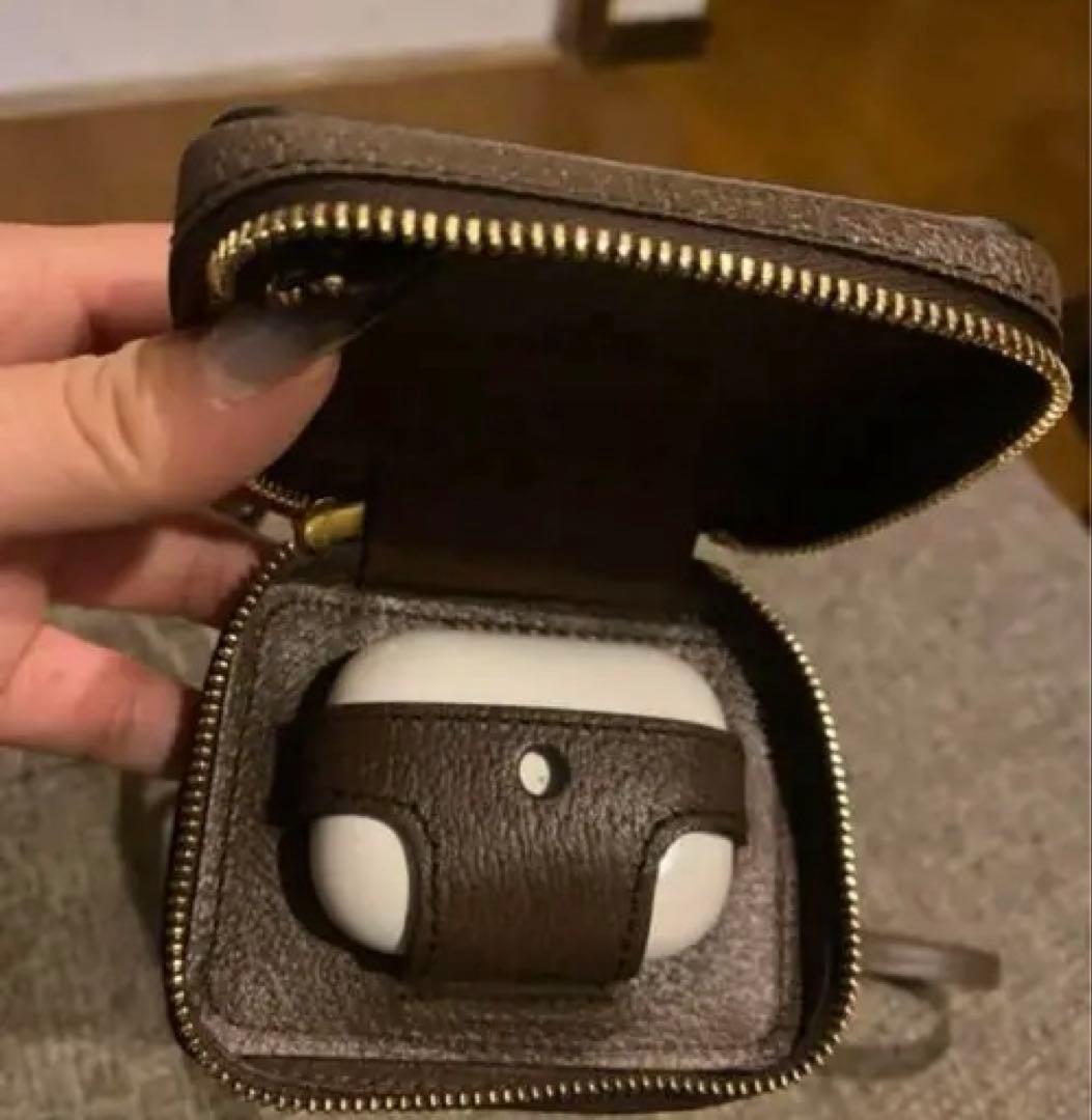 Gucci レザーAirPodsProケース