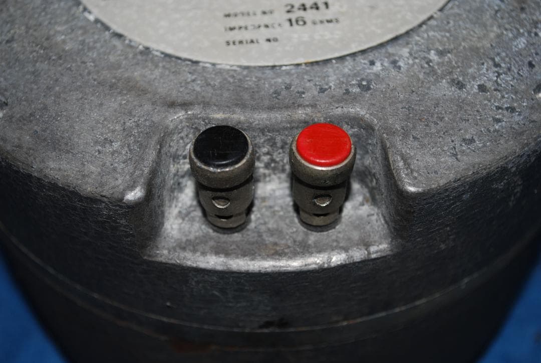 JBL中音用ドライバー2441中古ジャンク品の出品です。