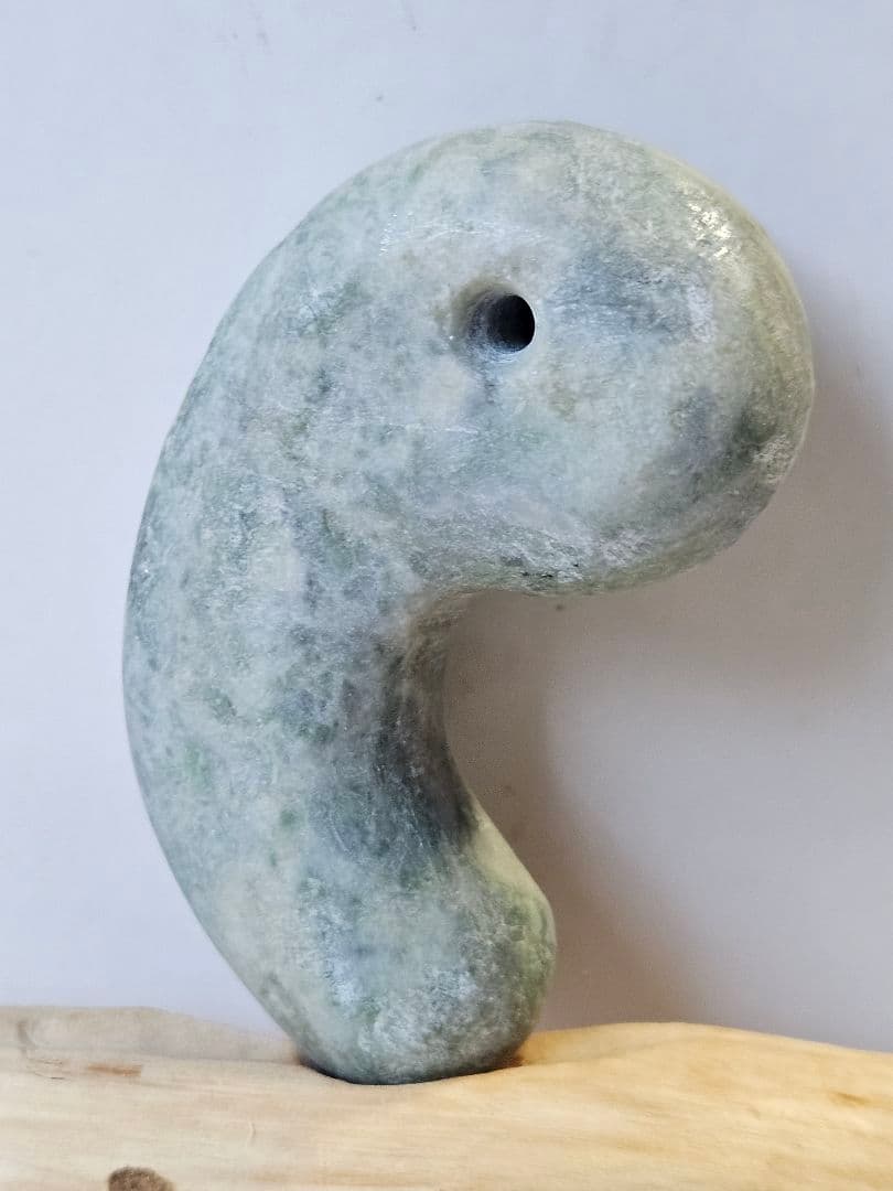 専用 綺麗表面　特大勾玉　　　　　　流線形の勾玉