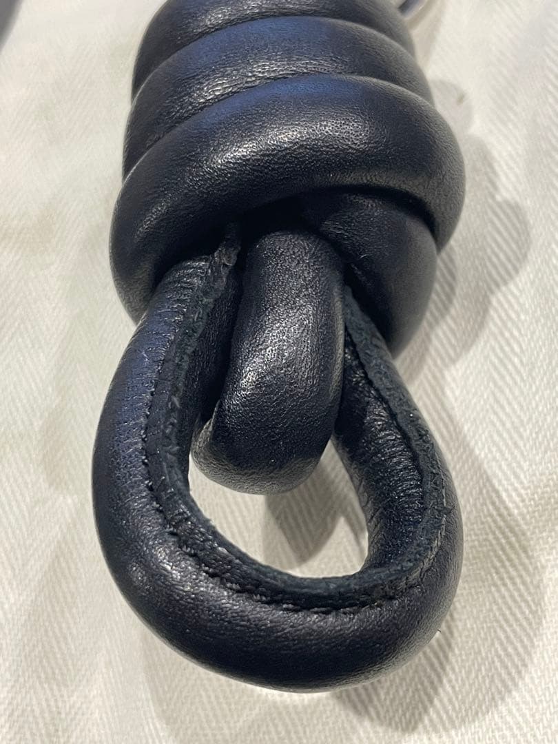 LOEWE ノットキーホルダー　ブラック