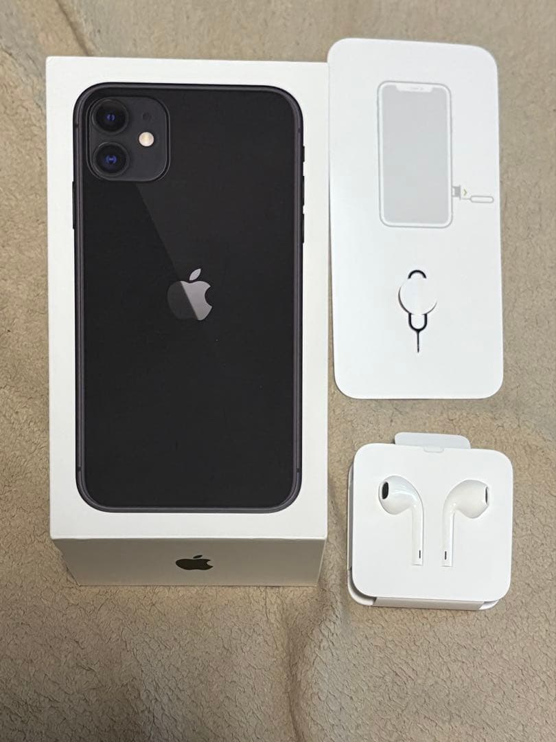 iPhone11（128GB）ブラック※画面ひび割れあり。