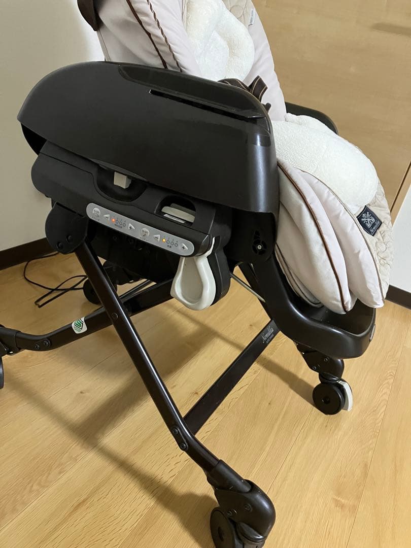 コンビネムリラAUTO SWING抱っこプラスお譲り先様募集中です。