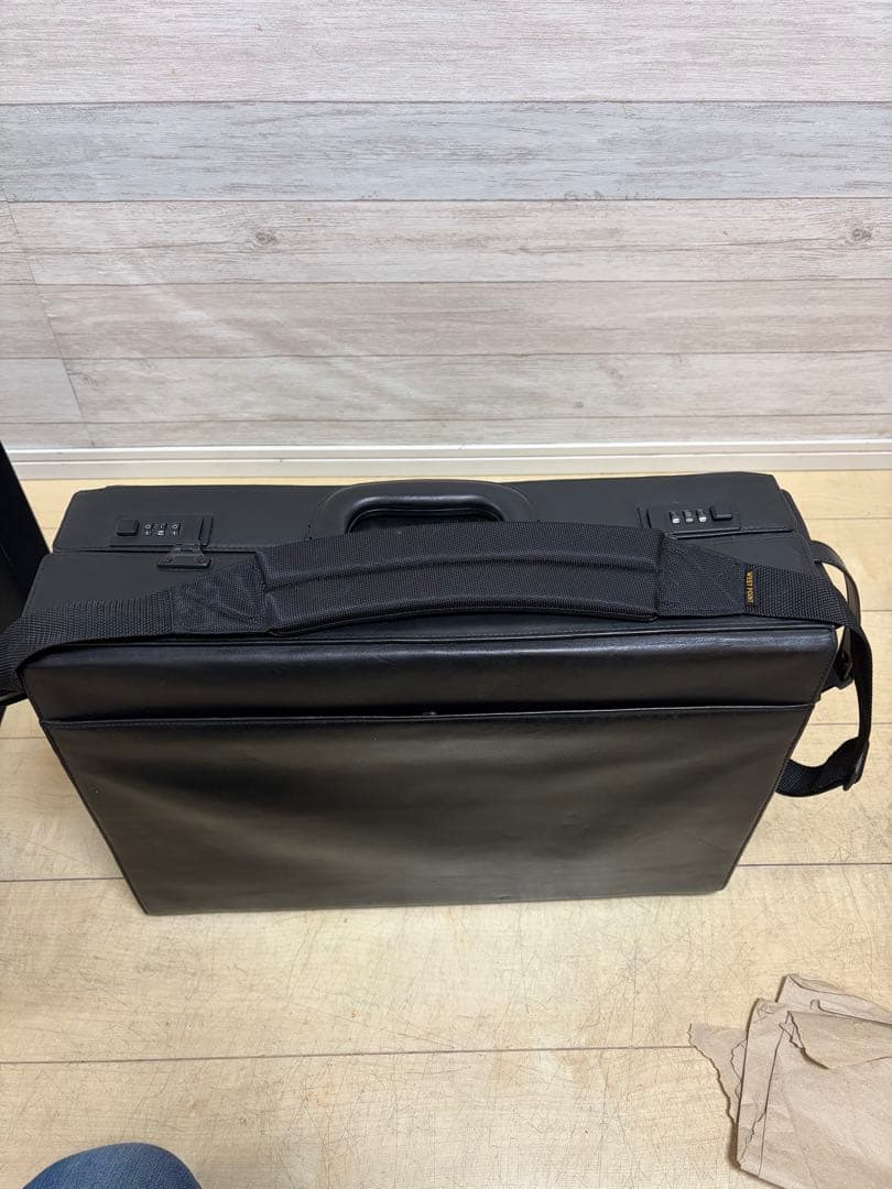 モンブラン マイスターシュテュック レザー アタッシュケース ロック付