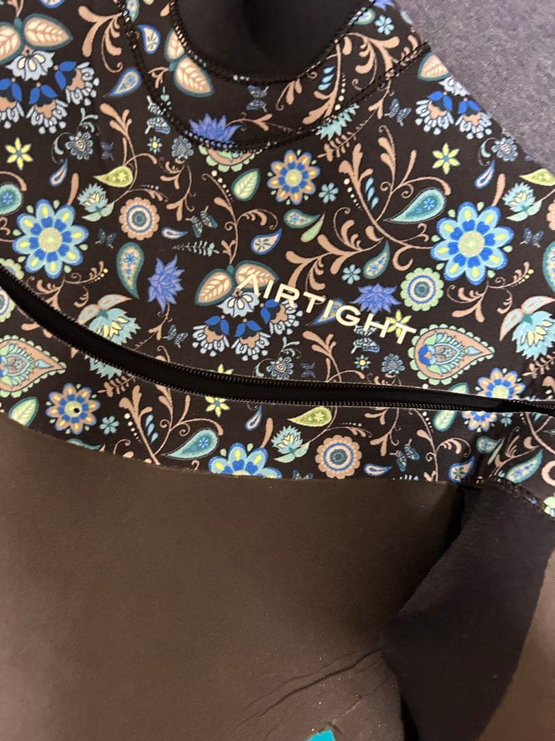 ARTIGHT フルスーツ 花柄 Mサイズ