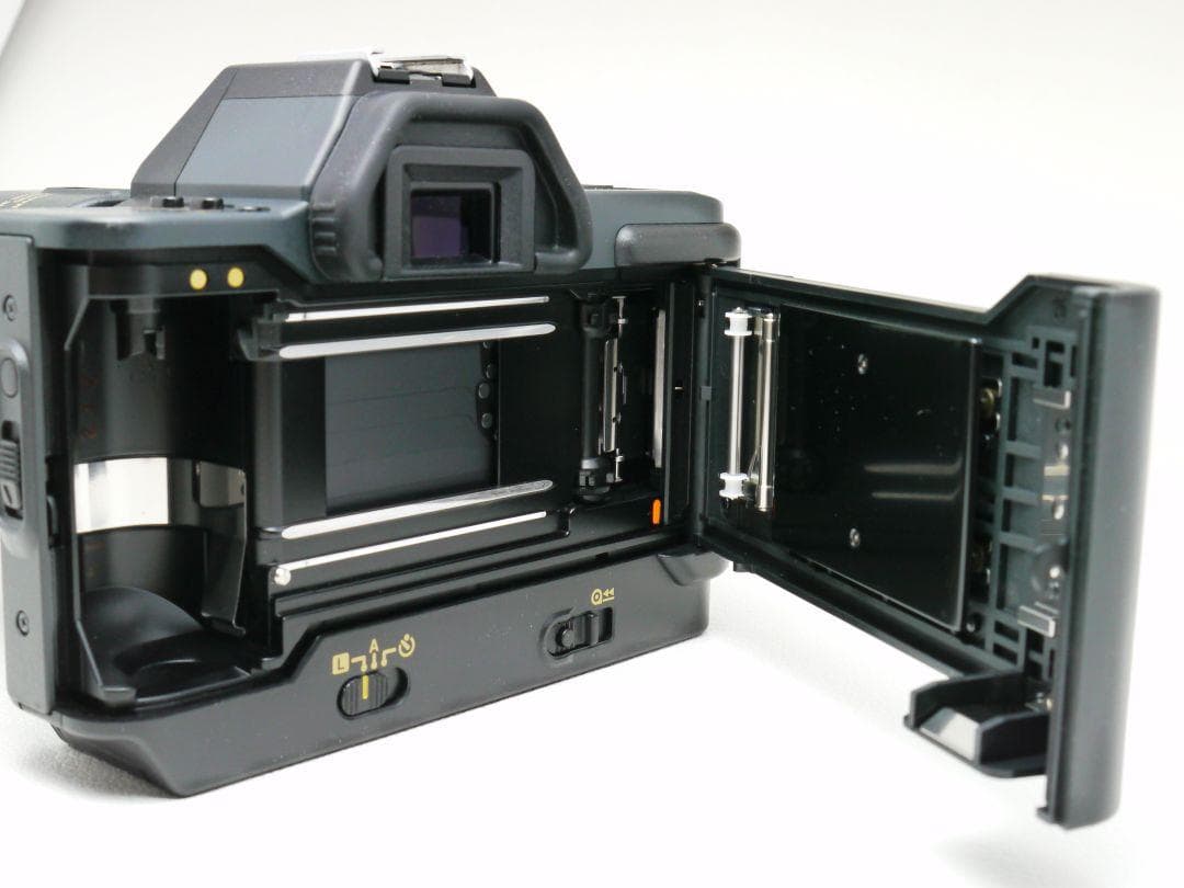 Canon T80 フィルムカメラ 中古美品 レンズ ストロボ付 フルキット