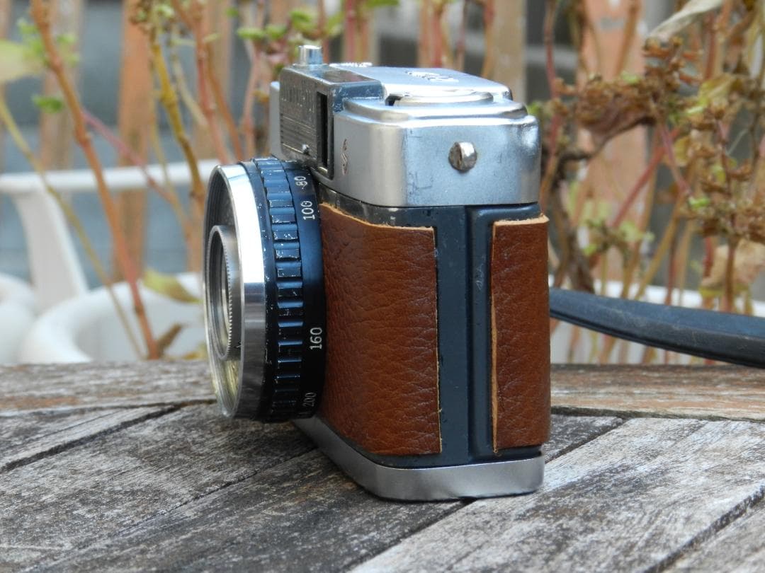 本革　　ブラウン　OLYMPUS-PEN EE-S ハーフフレイムフィルムカメラ