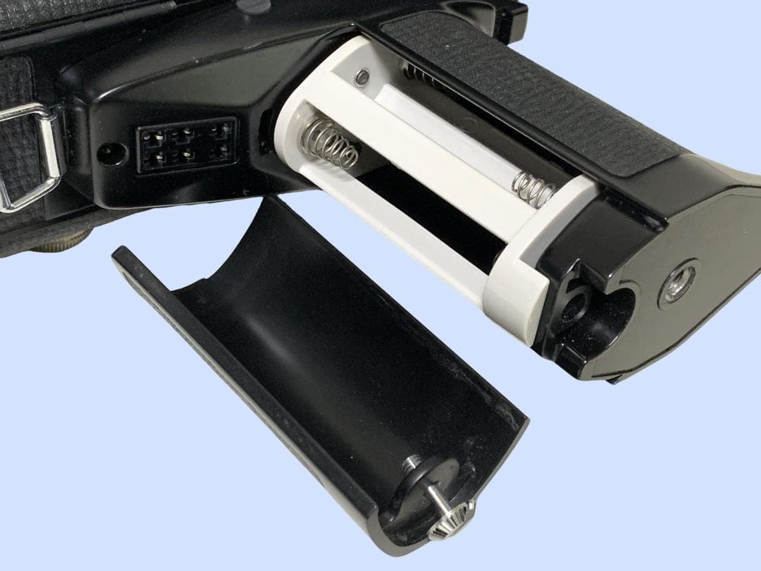 M6215 Nikon R8 SUPER ニコン 8ミリ フィルムカメラ