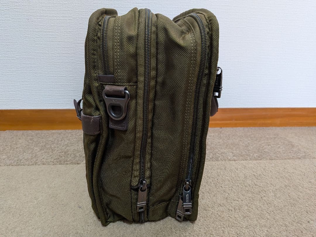 トゥミ エクスパンダブル・オーガナイザー・コンピューター・ブリーフ 26141