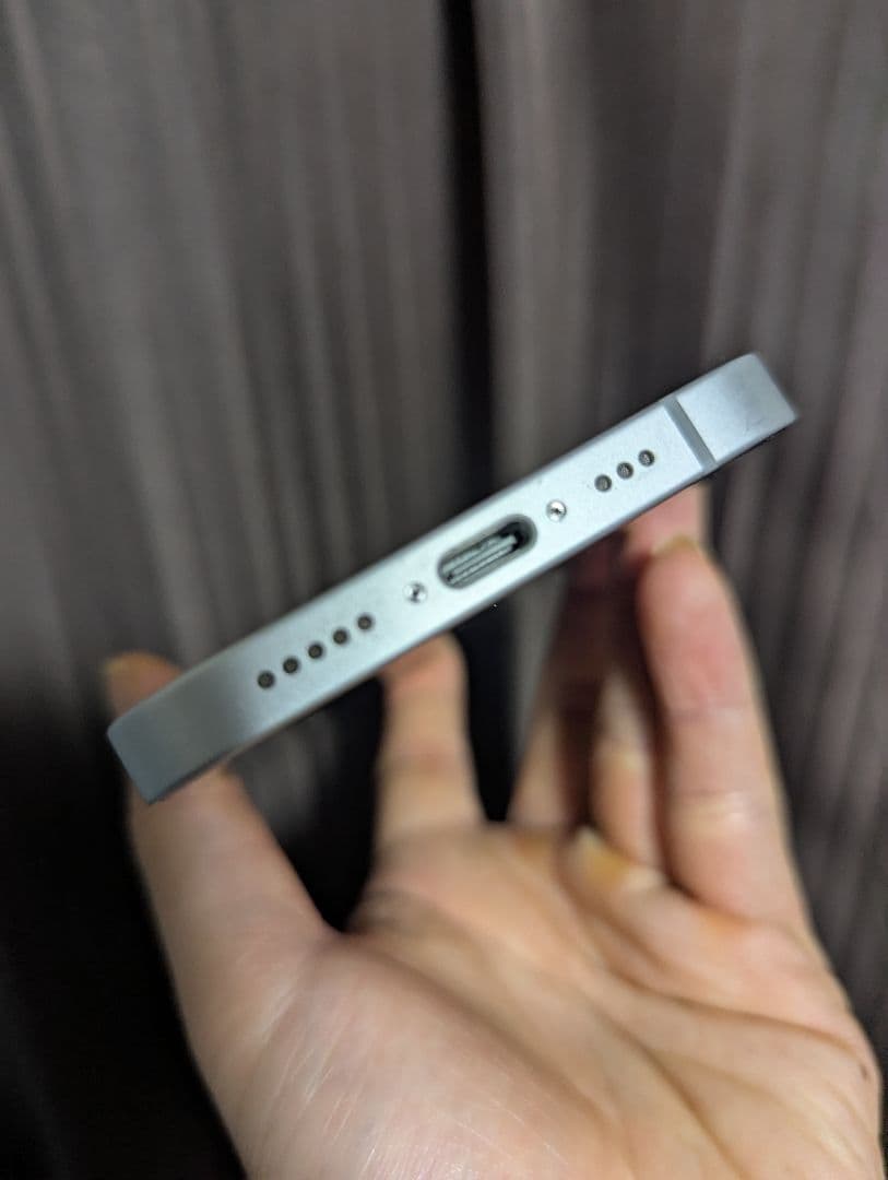 美品 iPhone 16e 128GB