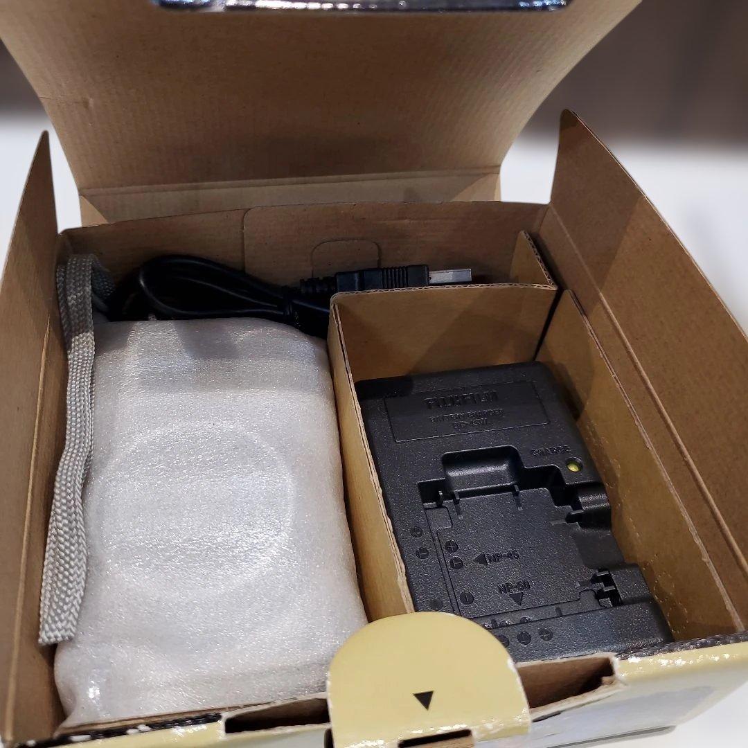 デジタルカメラ FUJIFILM FinePix F660EXR