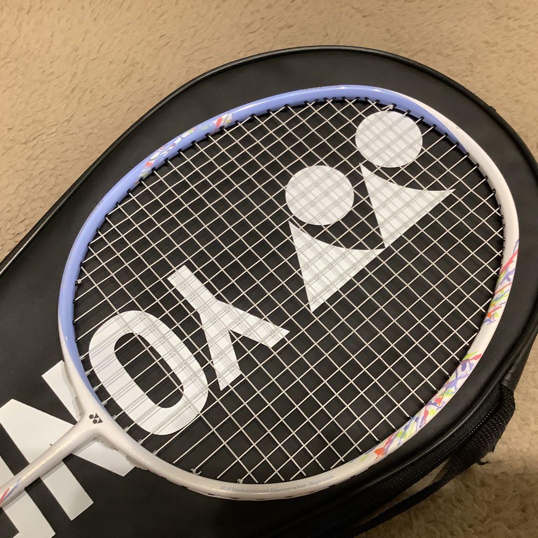 YONEX バドミントンラケット　ASTROX70 アストロックッス