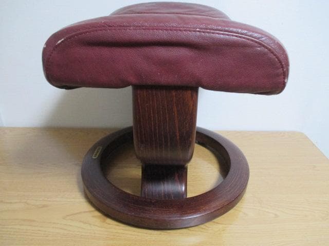 エコーネス　EKORNES　スツール　オットマン　椅子　本革　レザー　レッド系