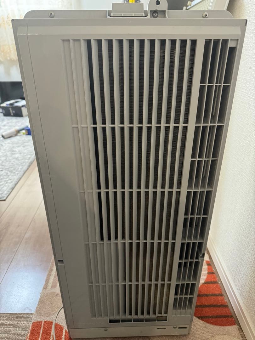 コロナルームエアコンウインド形冷房専用 形式名CW- 1 610 取り付け枠無し
