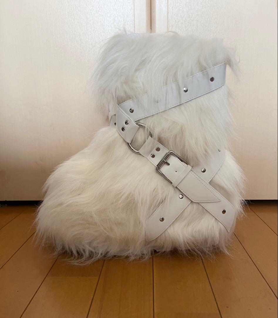 靴 DOLLS KILL FUR BOOTS