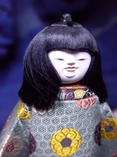貴重な国指定無形文化財の人形師　銀座　原米洲の稚児雛です。
