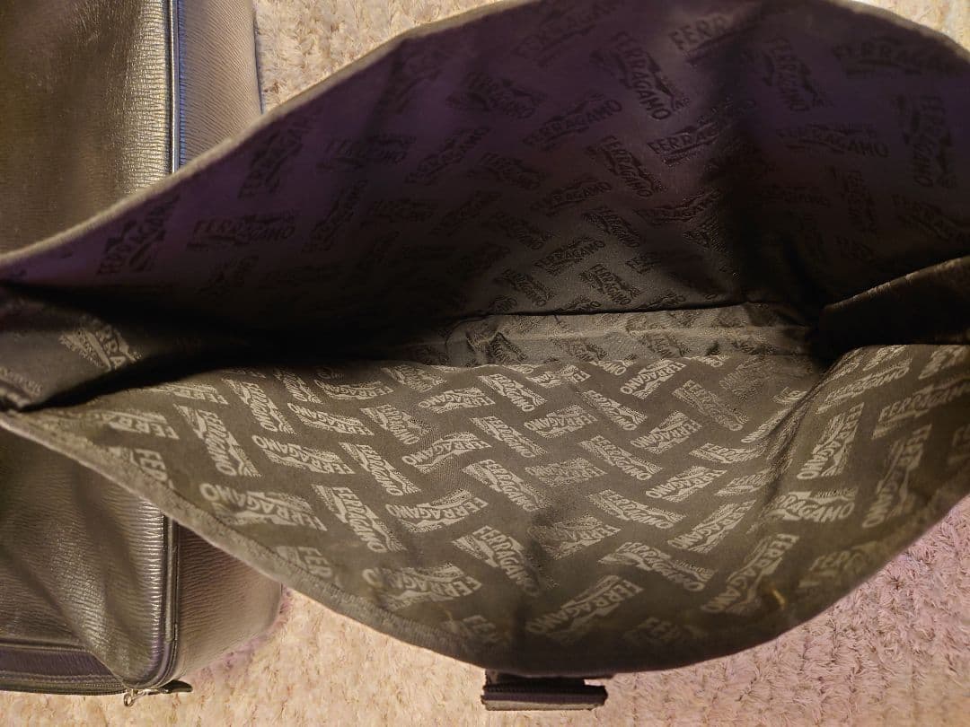 フェラガモ トートバッグ 2way ロゴ レザー 黒 大容量