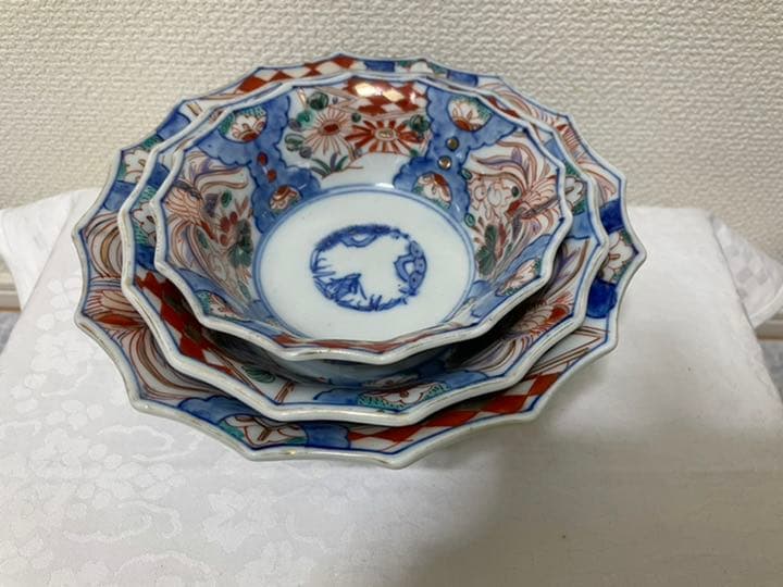 古伊万里？色絵組鉢 金彩