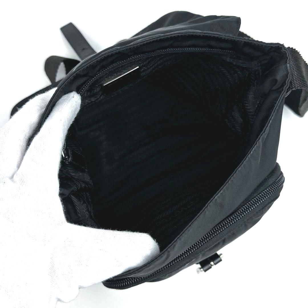 極美品 プラダ 三角ロゴ ショルダーバッグ シルバー金具 男女兼用 黒 ナイロン