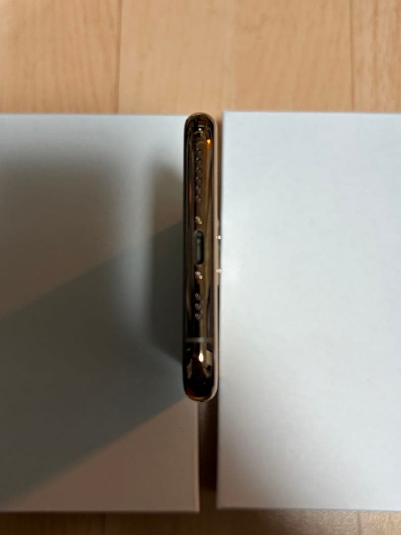 美品　iPhone11 proゴールド 256GB SIMフリー 利用制限○
