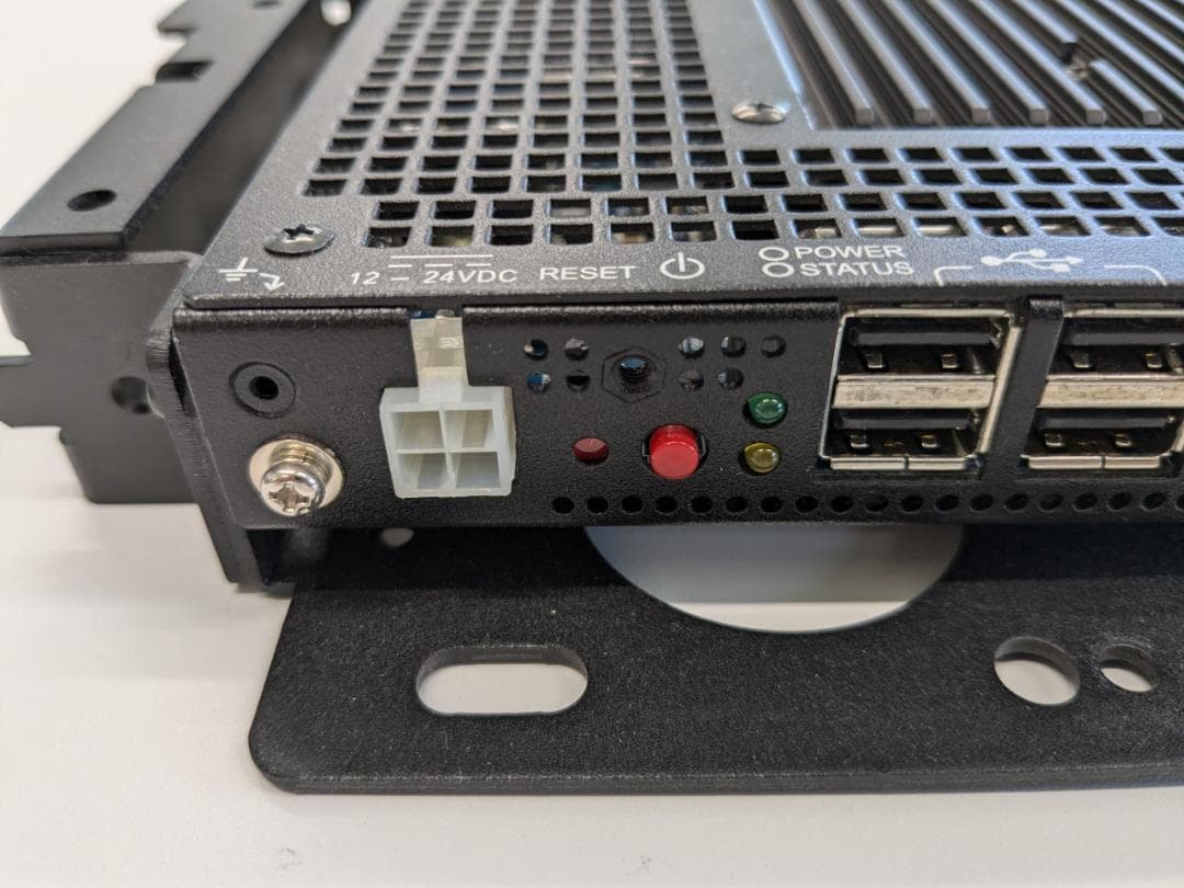 薄型PC　IPC-BX950T1D-DC556　WinXP Embedded