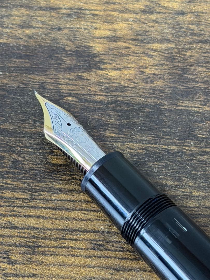 未使用に近い　149 西ドイツ製　18K ヘミングウェイ　バイカラー　万年筆　F