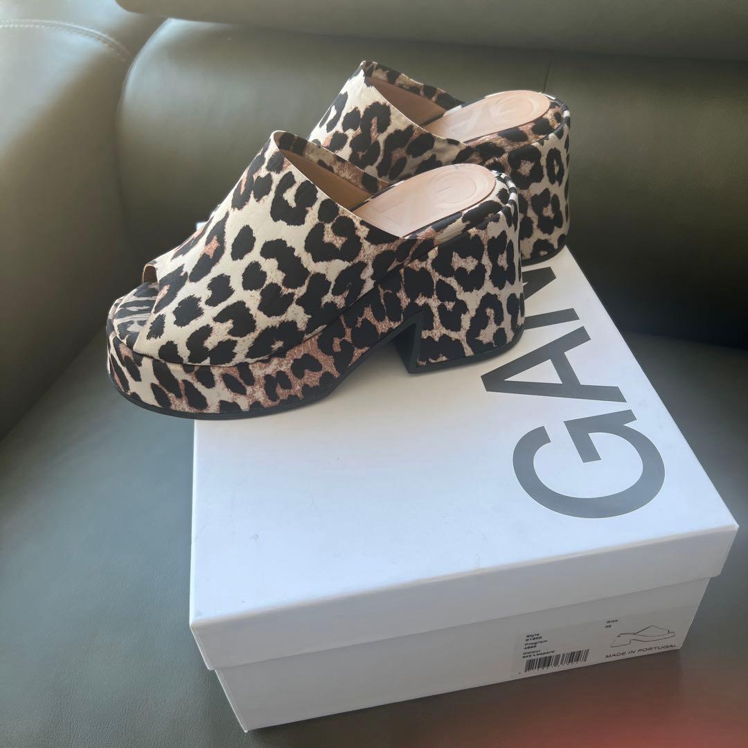 GANNI レオパード　ヒョウ柄ミュール