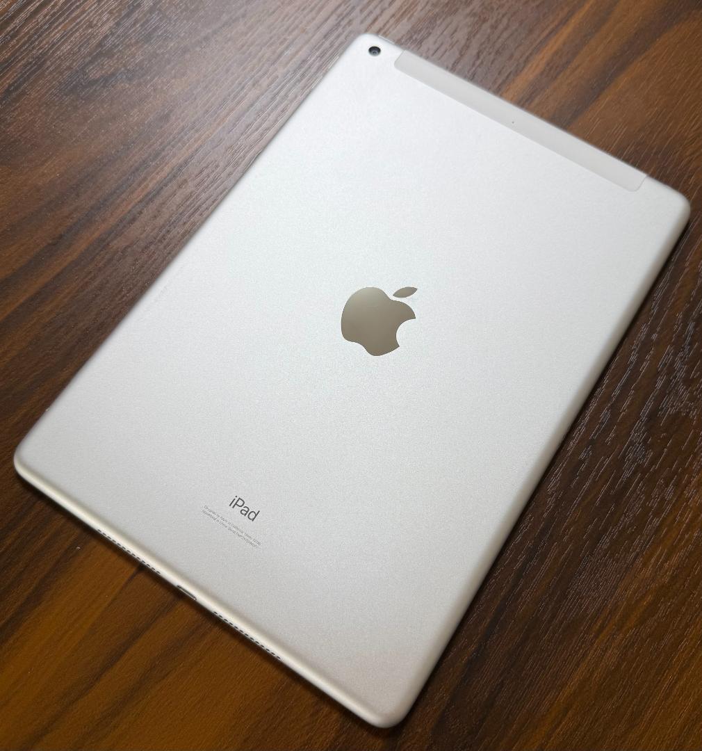 iPad (第七世代) Wi-Fi + Cellular/32GB/Silver