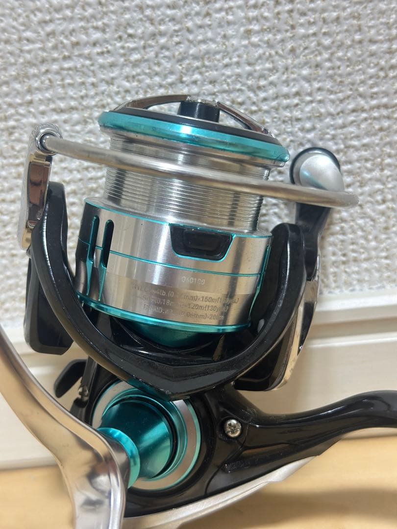 ダイワ　エメラルダス LT2500S-DH リール