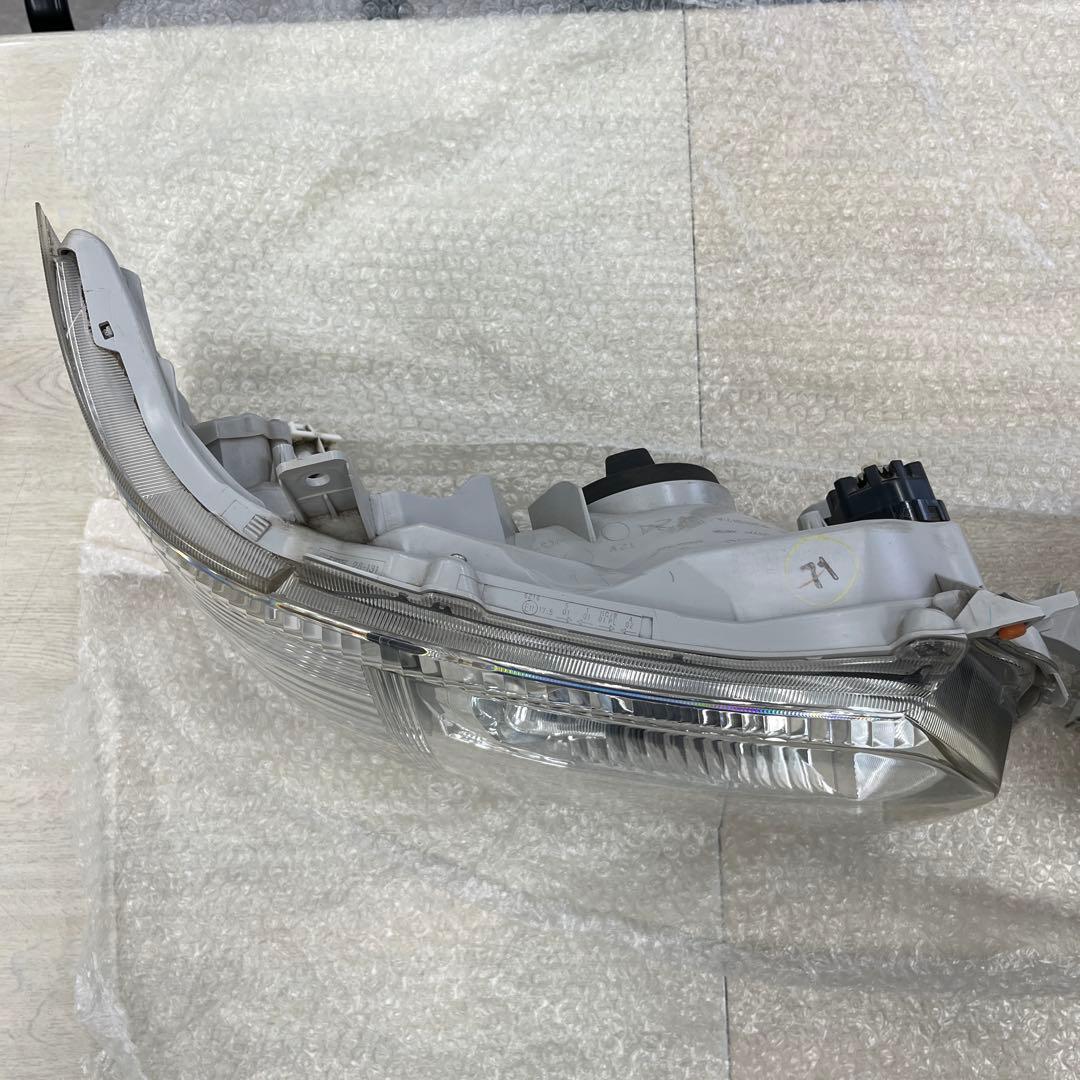 ハイエース200系 純正ヘッドライト 2個セット KOITO 26-131