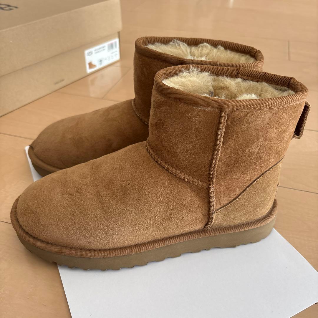 UGG アグ ムートンブーツ クラシックミニ 2 チェスナット 24cm