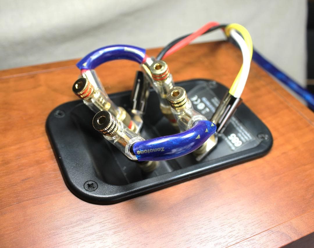 Zonotone 7NSP-Neo Grandio 07Hi　ジャンパーケーブル