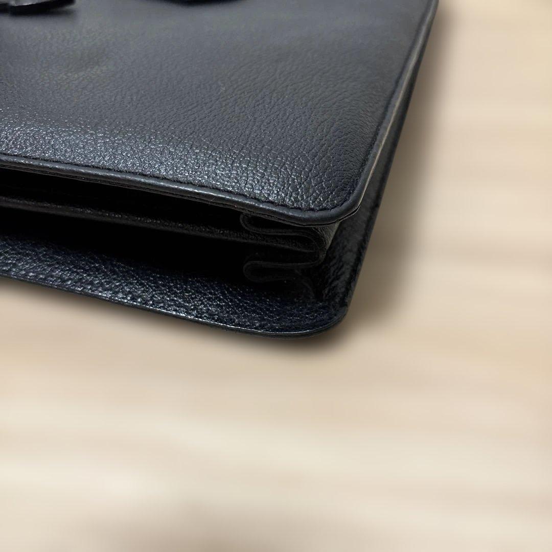 フェラガモ ビジネスバッグ オールレザー 3層 自立 ロゴ金具 ブリーフケース