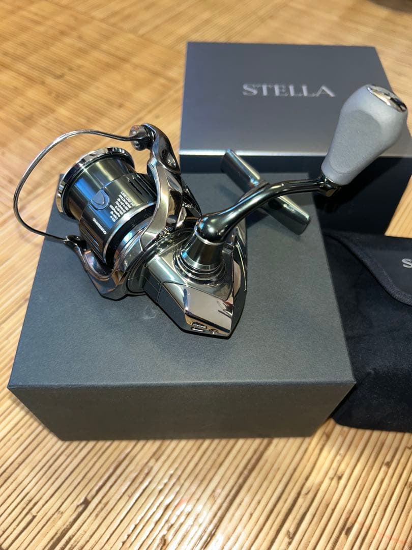 STELLA C2000SHG スピニングリール 22 ステラ　トラウト　シマノ