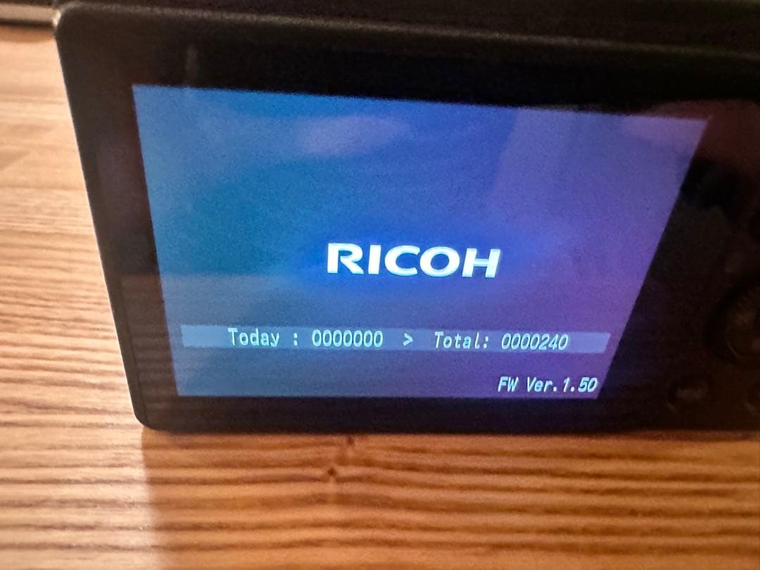 【美品・値下げ交渉不可】RICOH GRIIIx