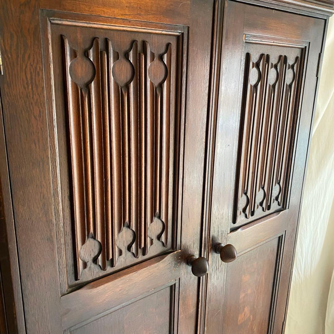 イギリス　アンティーク　ワードローブ　英国カントリー　ヨーロピアン　キャビネット