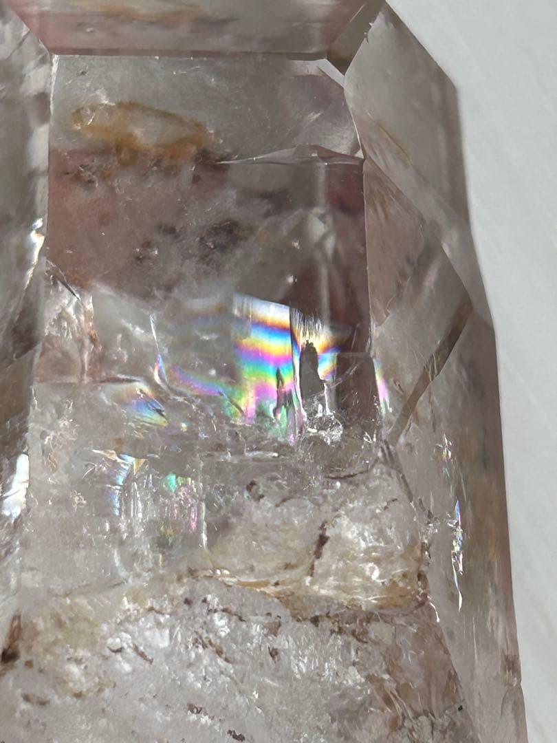 ブラジル・ディアマンティーナ産 レインボー入り ナチュラルクリアクォーツ