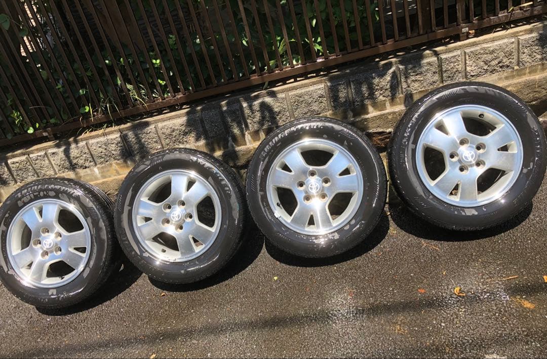 4本セット トヨタ ノア・ヴォクシー 純正ホイール（タイヤ付き） 直接引取り