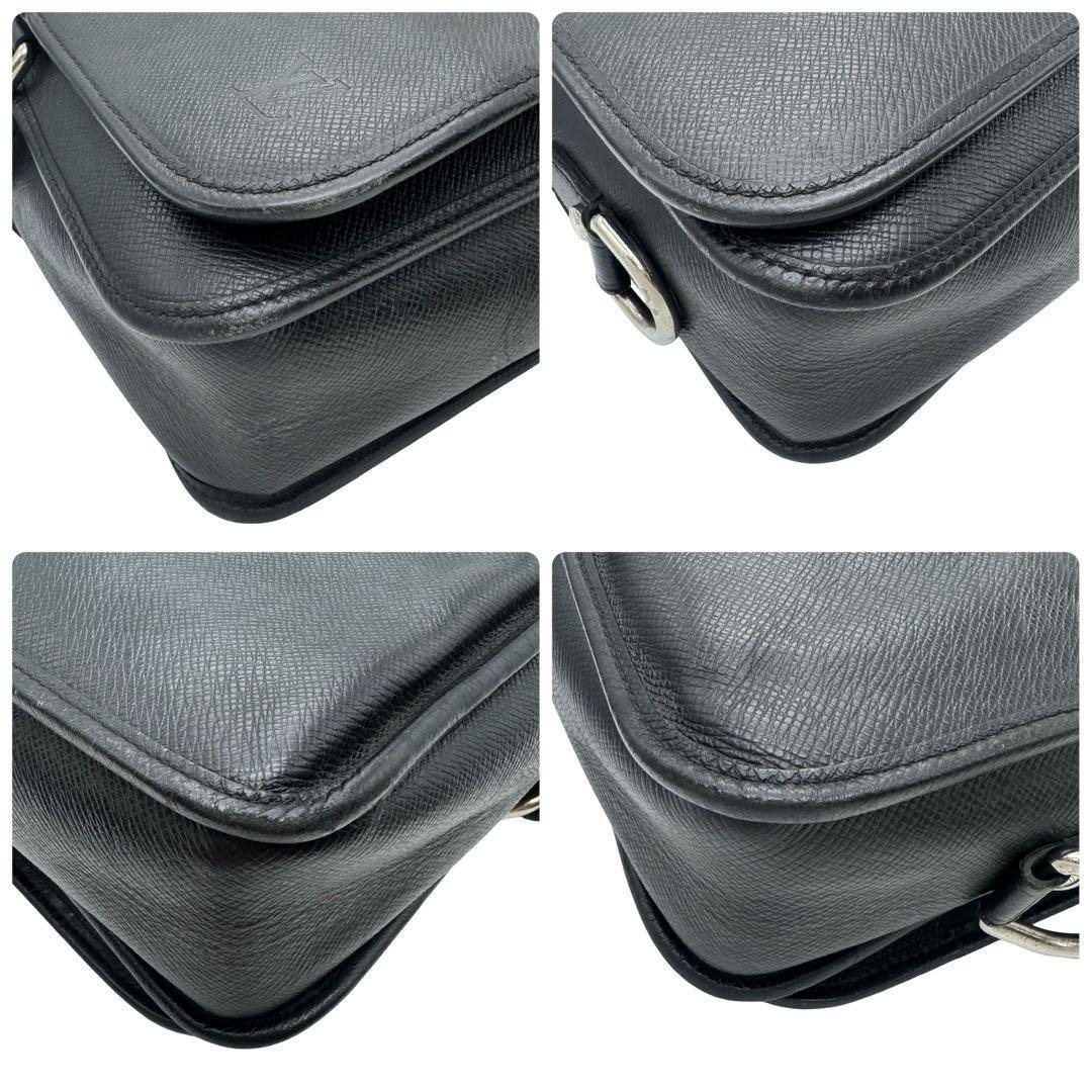 LOUIS VUITTON ルイヴィトン タイガ 黒 ショルダーバッグ メンズ