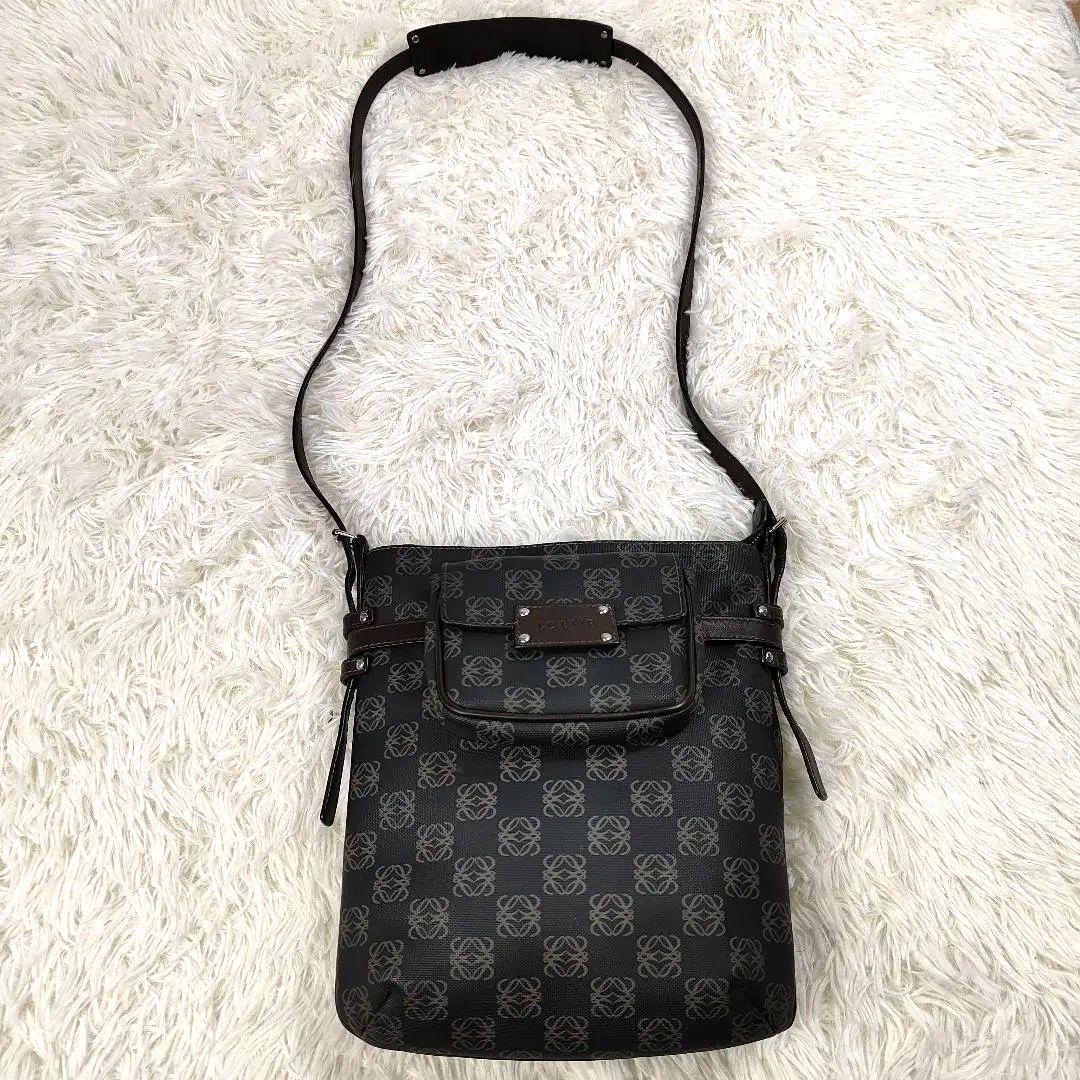 本日限定価格　ロエベ　ショルダーバッグ　アナグラム　リピート　PVC　ポーチ