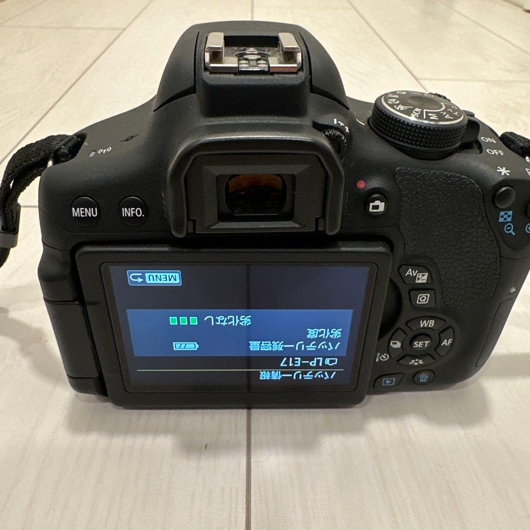 【美品】Canon EOS Kiss X8i デジタル一眼レフ