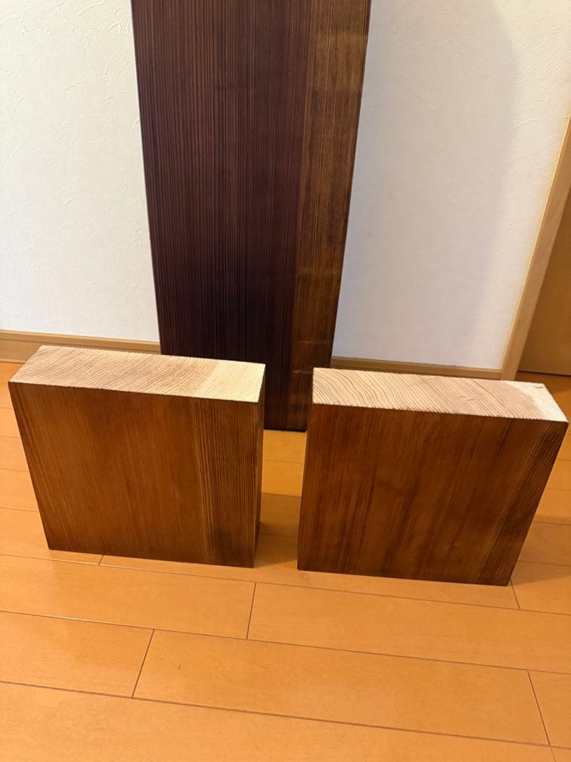 天然杉一枚板サイドテーブル、ワトコオイルダークウォルナット仕上げ‼️