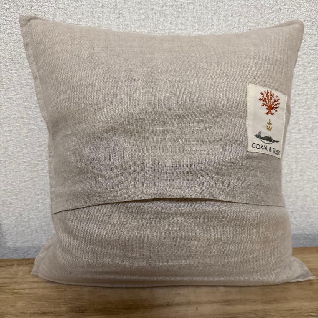 コーラル &タスク　テント柄クッション キツネドール付き