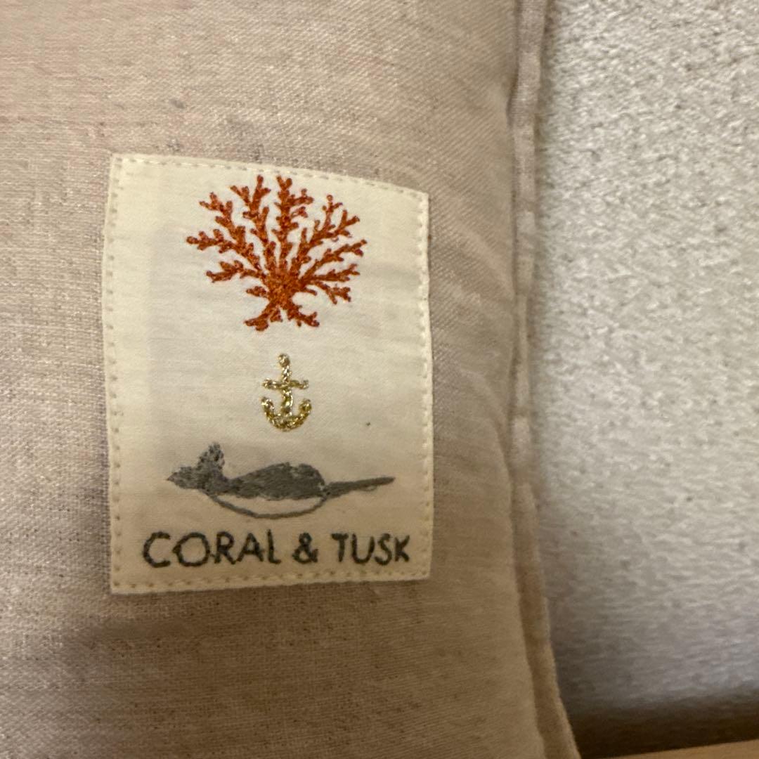 コーラル &タスク　テント柄クッション キツネドール付き