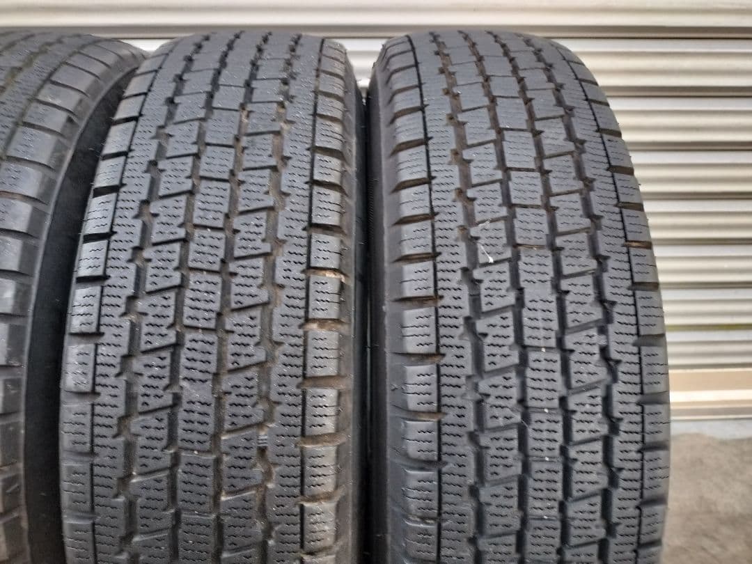 2021年製スタッドレス スチール 4H/100 BS V300 145R12